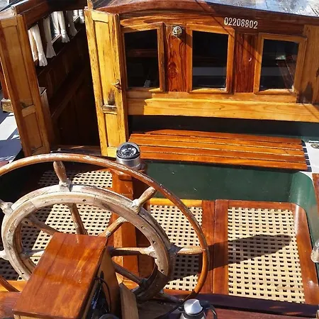 Tjalkjacht Pelikaan * Volendam