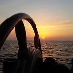 Tjalkjacht Pelikaan Πανσιόν *